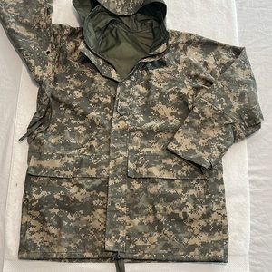 All weather, universal camouflage, men’s parka
